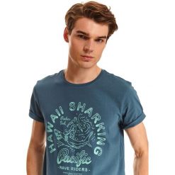 T-shirt krótki rękaw męski z nadrukiem. Zielone t-shirty męskie Top Secret, na jesień, m, z nadrukiem, z bawełny, z okrągłym kołnierzem, krótkie. W wyprzedaży za 24,99 zł.