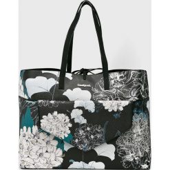 Desigual - Torebka. Szare torebki klasyczne damskie Desigual, bez wzorów, ze skóry ekologicznej, casualowe, na ramię, duże, bez dodatków. W wyprzedaży za 199,90 zł.