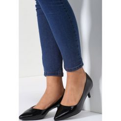 Czarne Czółenka Part Of Us. Czarne buty ślubne damskie marki vices, ze szpiczastym noskiem, na obcasie. Za 34,99 zł.