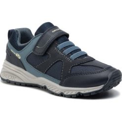 Sneakersy GEOX - J Bernie B J9411B 0Buce C0700 S Navy/Avio. Niebieskie trampki chłopięce Geox, bez wzorów, ze skóry ekologicznej, na rzepy. Za 199,00 zł.