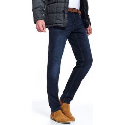 Spodnie denim z lekkim opraniem dopasowane. Spodnie męskie Top Secret, na co dzień, na zimę, m, bez wzorów, z jeansu, klasyczne. W wyprzedaży za 109,99 zł.