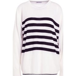 Johnstons Cashmere GAUZY Sweter black/white. Czarne swetry klasyczne damskie marki Johnstons Cashmere, m, z kaszmiru. W wyprzedaży za 989,45 zł.
