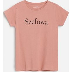 T-shirt z napisem - Różowy. Różowe t-shirty damskie Reserved, s, z napisami, bez kołnierzyka. Za 59,99 zł.