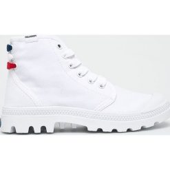Palladium - Trampki. Białe trampki i tenisówki damskie Palladium, bez wzorów, z materiału, bez zapięcia. W wyprzedaży za 299,90 zł.