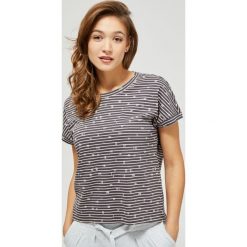 Bluzka bawełniana w paski. Szare bluzki damskie Moodo, xl, w paski, z bawełny, klasyczne, z okrągłym kołnierzem, z krótkim rękawem. Za 29,99 zł.