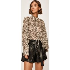 Answear - Bluzka. Czarne bluzki damskie ANSWEAR, s, z poliesteru. W wyprzedaży za 119,90 zł.