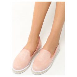 Różowe Slip On Iven. Czerwone trampki damskie slip on marki Born2be, ze skóry. Za 69,99 zł.