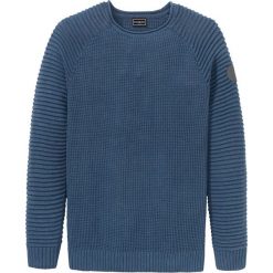 Sweter z poliestru z recyklingu z lnem bonprix niebieski indygo melanż. Niebieskie swetry męskie bonprix, s, bez wzorów, z okrągłym kołnierzem, bez kaptura. Za 109,99 zł.
