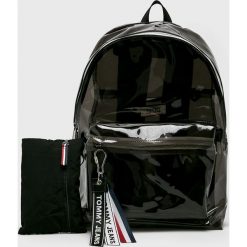 Tommy Jeans - Plecak. Czarne plecaki damskie Tommy Jeans, bez wzorów, z poliesteru. W wyprzedaży za 299,90 zł.