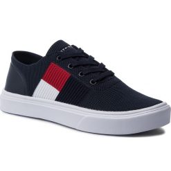 Tenisówki TOMMY HILFIGER - Lightweight Knit Flag Sneaker FM0FM02545 Midnight CKI. Niebieskie półbuty męskie TOMMY HILFIGER, bez wzorów, z gumy, eleganckie, bez zapięcia. Za 299,00 zł.