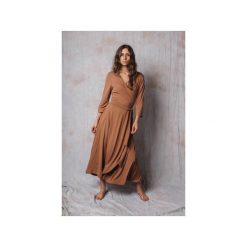 Karmelowa Sukienka Freya. Pomarańczowe sukienki damskie Nalu bodywear, na randkę, m, bez wzorów, z wiskozy, bez kołnierzyka, bez rękawów, kopertowe. Za 449,00 zł.