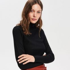 Sweter z golfem - Czarny. Czarne swetry damskie marki Reserved, s, bez wzorów, bez rękawów, bez kaptura. Za 69,99 zł.