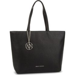 Torebka Armani Exchange 942426 CC723 00020. Czarne torebki klasyczne damskie Armani Exchange, bez wzorów, na ramię, bez dodatków. Za 539,00 zł.