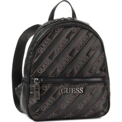 Plecak Guess Ronnie (GM) HWGM74 45320. Czarne plecaki damskie Guess, z aplikacjami. W wyprzedaży za 419,00 zł.