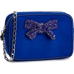 Torebka MENBUR - 764710066 Dazzling Blue. Niebieskie torebki klasyczne damskie Menbur, bez wzorów, ze skóry, wizytowe, bez dodatków. W wyprzedaży za 189,00 zł.