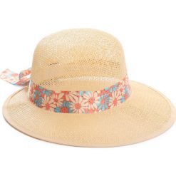 Biały Kapelusz Seasonal. Białe kapelusze damskie Born2be, z aplikacjami. Za 29,99 zł.