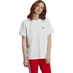 KOSZULKA ADIDAS ORIGINALS V DAY BOYFRIEND (34). Koszulki damskie Adidas, bez wzorów, z bawełny, bez kołnierzyka. W wyprzedaży za 109,99 zł.