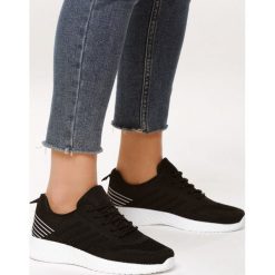 Czarne Buty Sportowe Logicality. Czarne buty sportowe damskie Born2be, z aplikacjami, sportowe. Za 69,99 zł.