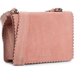 Torebka COCCINELLE - AG0 Leopoldine Suede E1 AG0 12 01 01 Rose 023. Czerwone listonoszki damskie marki Coccinelle. W wyprzedaży za 649,00 zł.