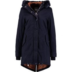 Bench CORE Parka essentially navy. Niebieskie parki damskie Bench, s, z bawełny. W wyprzedaży za 346,05 zł.