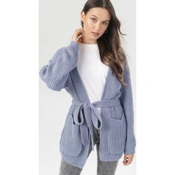 Niebieski Kardigan Elurecea. Niebieskie swetry damskie Born2be, s, bez wzorów. Za 139,99 zł.