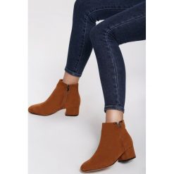 Camelowe Botki Lynda. Brązowe botki damskie Renee, wizytowe, z okrągłym noskiem, na niskim obcasie, na zamek. Za 129,99 zł.