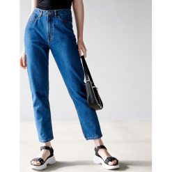 Jeansy mom fit - Granatowy. Niebieskie jeansy damskie Sinsay, bez wzorów, z jeansu. Za 59,99 zł.