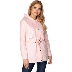 Kurtka parka z kapturem i ściągaczem w pasie. Kurtki damskie Made in Poland, s, bez wzorów, z bawełny, z kapturem. Za 119,00 zł.