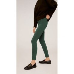 Mango - Legginsy Avanti. Czarne spodnie damskie Mango, bez wzorów, z elastanu. W wyprzedaży za 49,90 zł.