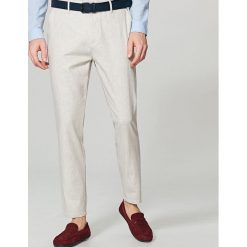 Spodnie męskie: Eleganckie spodnie chino slim fit – Beżowy