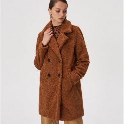 Futrzany płaszcz - Brązowy. Pomarańczowe płaszcze damskie Sinsay, xl, bez wzorów, z futra. Za 159,99 zł.