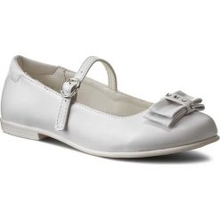 Półbuty MAGIC LADY C16SS150-1. Białe półbuty dziewczęce Magic Lady, bez zapięcia. W wyprzedaży za 29,99 zł.