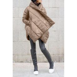 Kurtka damska GIGA BEIGE. Brązowe kurtki damskie Kurtka damska GIGA BEIGE, uniwersalny, bez wzorów, bez kaptura. W wyprzedaży za 159,00 zł.
