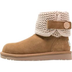 UGG DARRAH Botki chestnut. Brązowe buty zimowe damskie Ugg, z materiału. Za 589,00 zł.