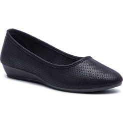 Półbuty CLARA BARSON - WS19270-05 Black. Czarne półbuty damskie Clara Barson, na co dzień, bez wzorów, ze skóry ekologicznej, bez obcasa, na płaskiej podeszwie, bez zapięcia. Za 49,99 zł.