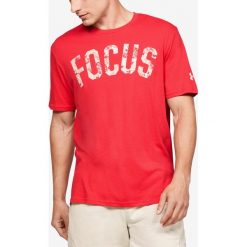 Under Armour Project Rock Focus Koszulka Czerwony. Czerwone podkoszulki męskie Under Armour, m, z nadrukiem, z bawełny, z krótkim rękawem. Za 171,95 zł.