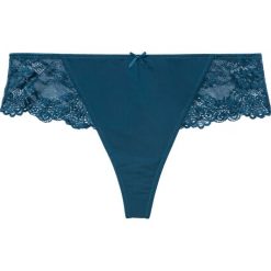 Stringi "panty" bonprix niebieskozielony. Niebieskie panty damskie bonprix, w koronkowe wzory, z koronki. Za 19,99 zł.