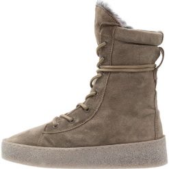Botki damskie lity: Bronx Botki na platformie khaki/grey