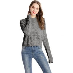 Sweter w kolorze szarym. Szare swetry damskie Swetry na chłodne dni, bez wzorów, bez rękawów, bez kaptura. W wyprzedaży za 119,95 zł.