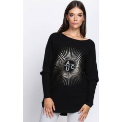 Czarny Sweter Staying Alive. Czarne swetry klasyczne damskie Born2be, l, z dzianiny, z okrągłym kołnierzem. Za 59,99 zł.