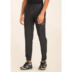 Spodnie dresowe NIKE Woven BV4840. Czarne jeansy męskie Nike, m, bez wzorów. W wyprzedaży za 159,00 zł.