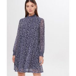 Mini sukienka ze stójką - Niebieski. Niebieskie sukienki damskie Mohito, s, mini. Za 119,99 zł.