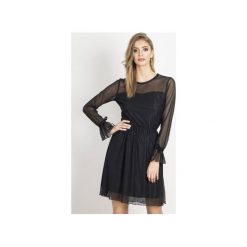 Sukienka Swing. Czarne sukienki damskie koktajlowe marki Wow fashion, w koronkowe wzory, z tkaniny, proste. Za 299,00 zł.