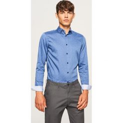 Koszula z mikroprintem slim fit - Granatowy. Niebieskie koszule męskie na spinki Reserved, l. Za 119,99 zł.