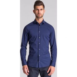 Granatowo-czarna koszula Earl 1 w drobną kratkę. Niebieskie koszule męskie Joop! Collection, m, w kratkę, z włoskim kołnierzykiem, bez rękawów. Za 159,60 zł.