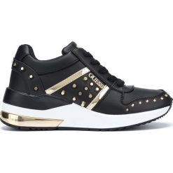 Guess Joydee Tenisówki Czarny. Czarne trampki i tenisówki damskie Guess, z aplikacjami, z materiału, bez zapięcia. Za 554,95 zł.