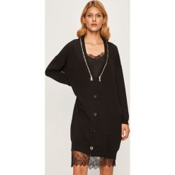 Twinset - Sukienka. Czarne sukienki damskie Twinset, na co dzień, s, bez wzorów, z poliesteru, casualowe, bez kołnierzyka, z długim rękawem, długie, mini, proste. W wyprzedaży za 839,90 zł.