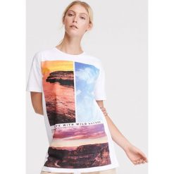 T-shirt oversize z nadrukiem - Biały. Białe t-shirty damskie Reserved, s, z nadrukiem, bez kołnierzyka. W wyprzedaży za 19,99 zł.