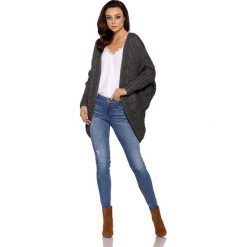 Stylowy kardigan oversize grafit. Żółte swetry damskie Lemoniade, na jesień, uniwersalny, bez wzorów, eleganckie, bez rękawów, bez kaptura. W wyprzedaży za 135,00 zł.