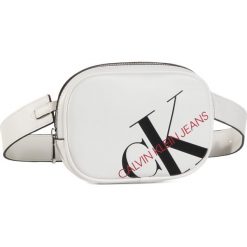 Saszetka nerka CALVIN KLEIN JEANS - Round Waistbag K60K606853 YAF. Białe nerki damskie Calvin Klein Jeans, bez wzorów, z jeansu, młodzieżowe, bez dodatków. Za 269,00 zł.